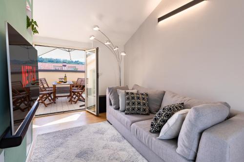 Modern Apartment with double terrace and parking — 4-Star Luxury Hotel in Alba, Italy
