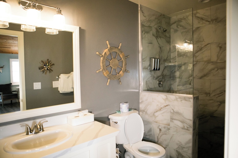 Sea Otter Inn - photo 24
