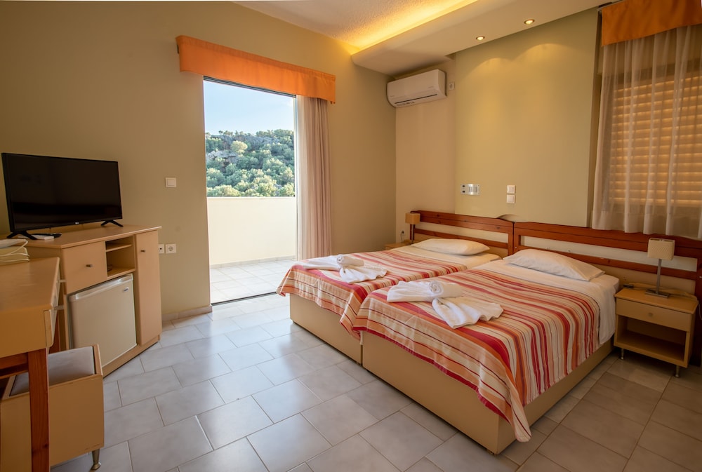 Polyrizos Hotel — Agios Vasileios — photo 3