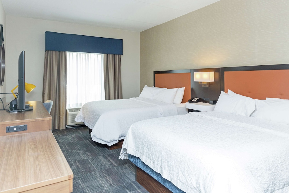 Hampton Inn & Suites Morgantown University Town Centre - photo 14
