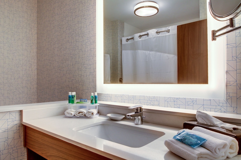 Holiday Inn Express & Suites Galesburg by IHG - photo 26