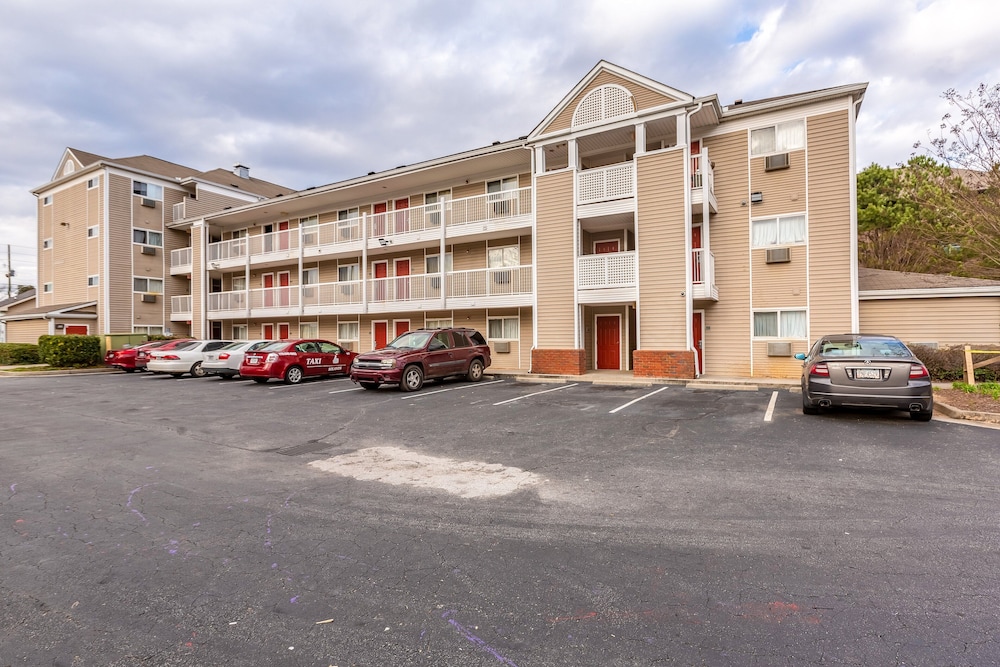 Hometowne Studios By Red Roof Gainesville Ga — Gainesville