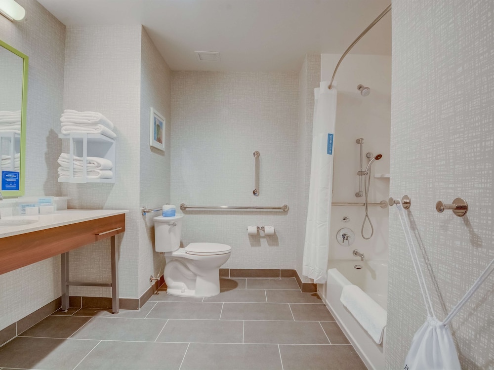 Hampton Inn and Suites Williamstown Ark Encounter - photo 19