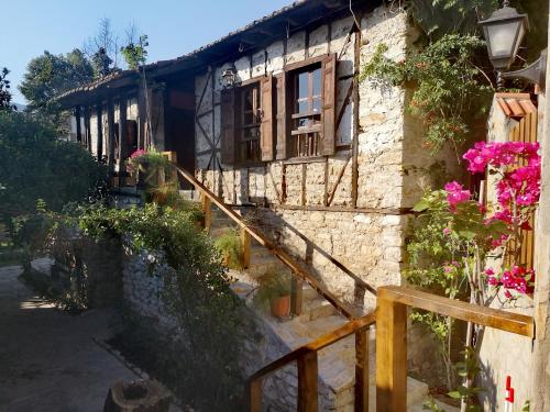 Demeter Rose Stonehouse Pansion — Antalya