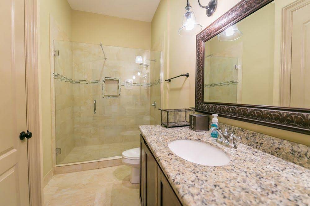 Hosteeva Baronne Street Suites - photo 6