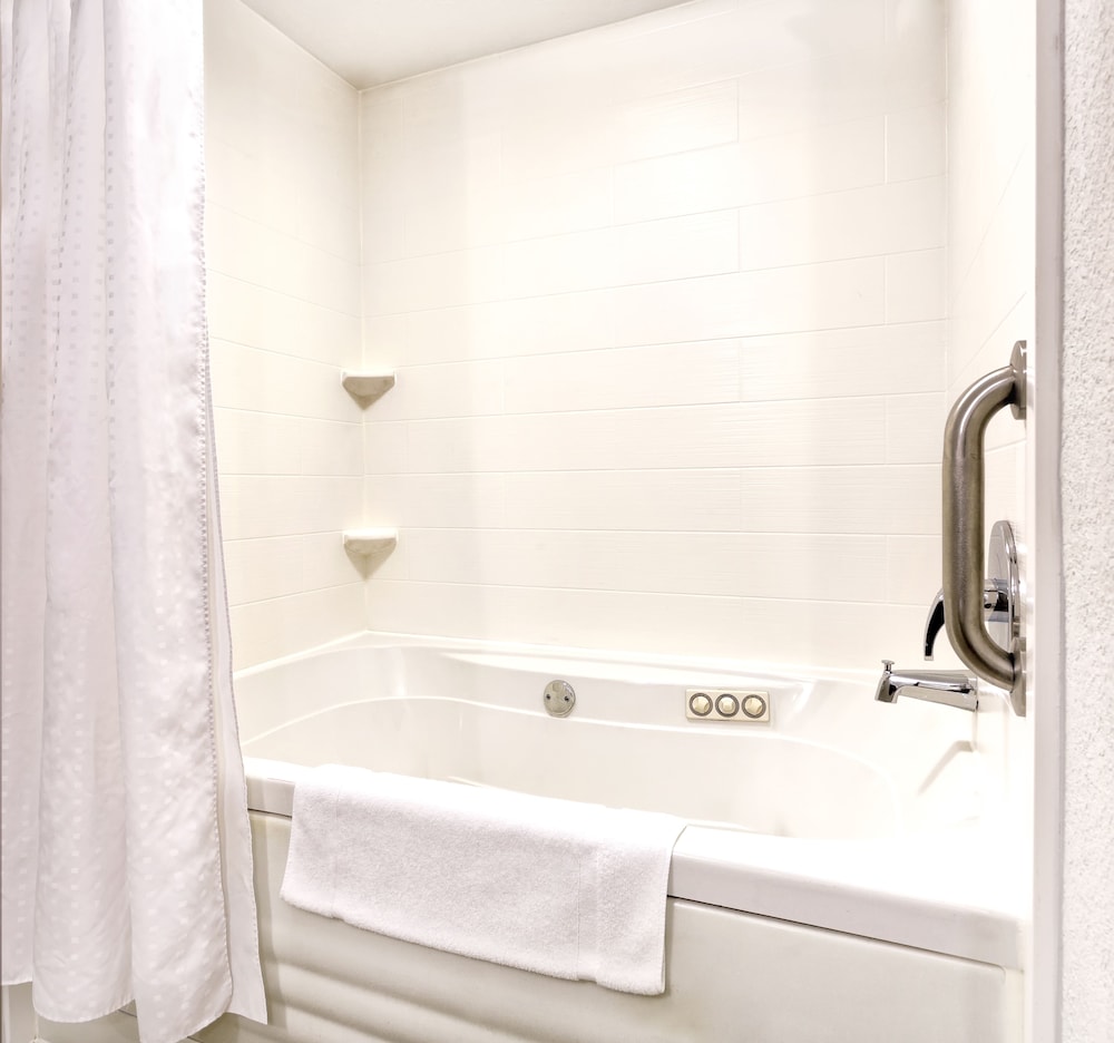 Holiday Inn Express Hotel and Suites Arcadia by IHG - photo 11