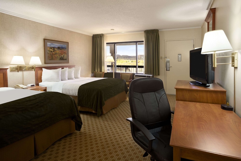 Days Inn & Suites by Wyndham Trinidad - photo 20