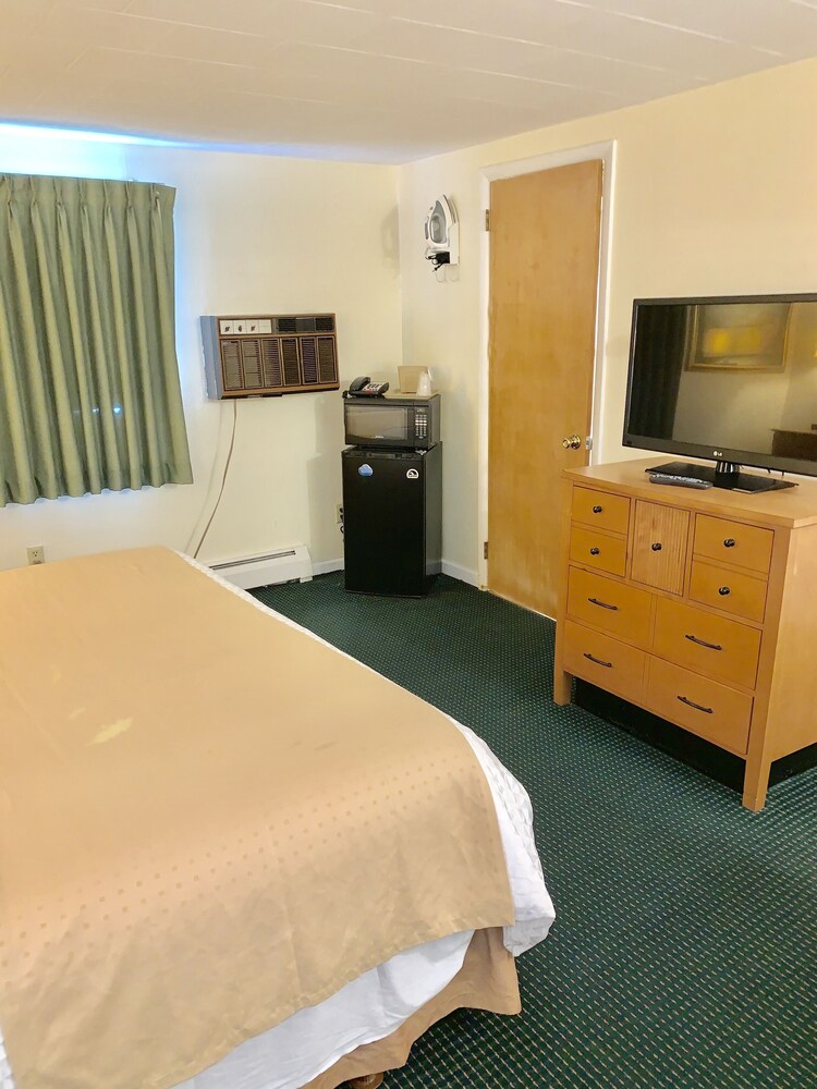 American Inn Lee - photo 12