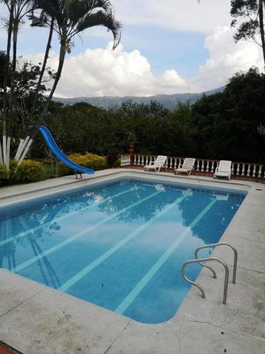 Finca Villa Cristian Copacabana Antioquia — 4-Star Luxury Hotel in Copacabana, Colombia