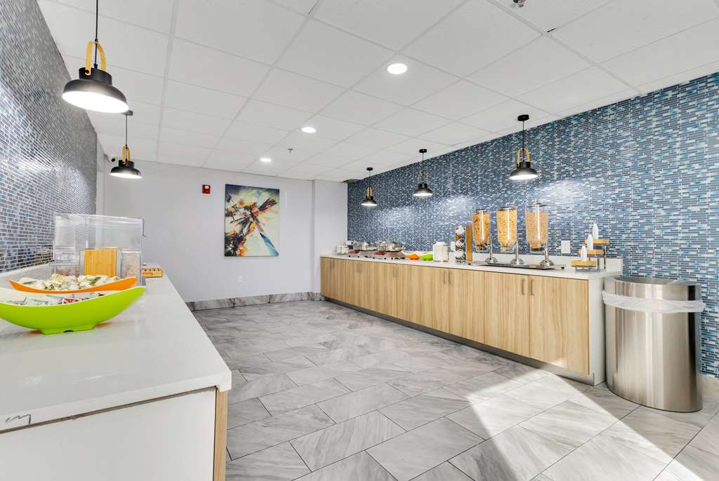 La Quinta Inn & Suites by Wyndham Jacksonville Mandarin - photo 19