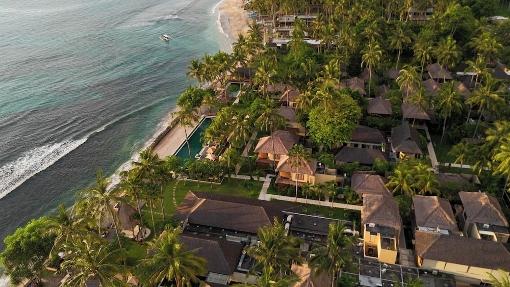 Qunci Villas — 5-Star Luxury Hotel in Senggigi, Indonesia