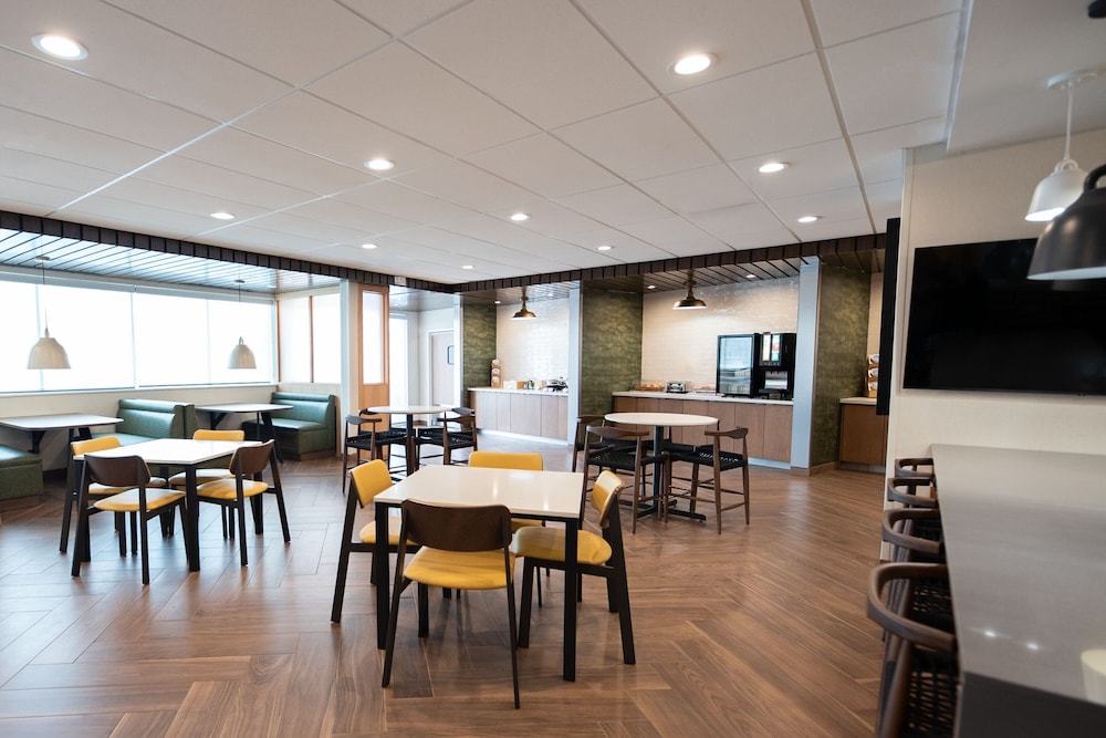 Fairfield by Marriott Inn & Suites Kingsport - photo 17