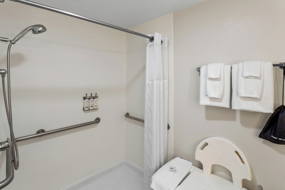 Holiday Inn Express Suites Charleston by IHG - photo 45