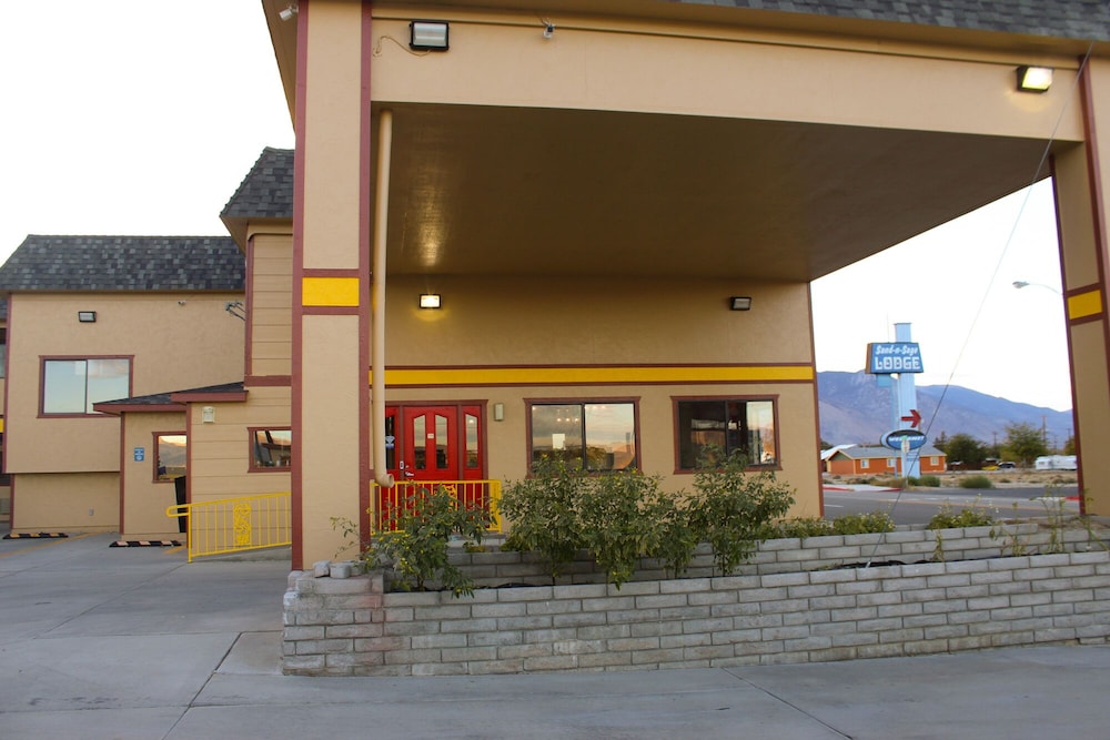 Hawthorne's Best Inn - photo 30