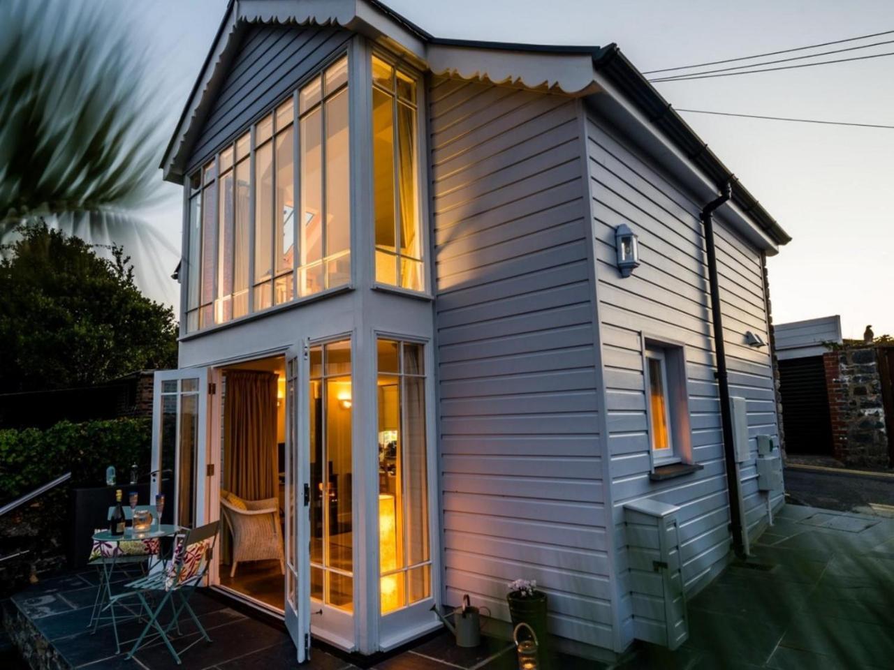 Y Stabl - carbon neutral hotel in New Quay