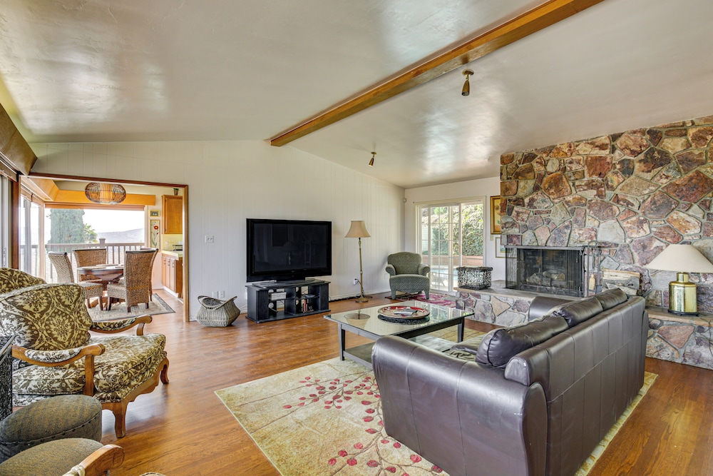 Mt Nebo Oasis in La Mesa with Wraparound Deck in La Mesa, United States