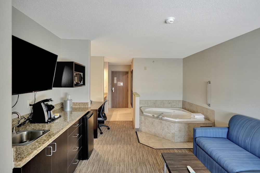 Holiday Inn Express Hotel & Suites Beatrice by IHG - photo 23