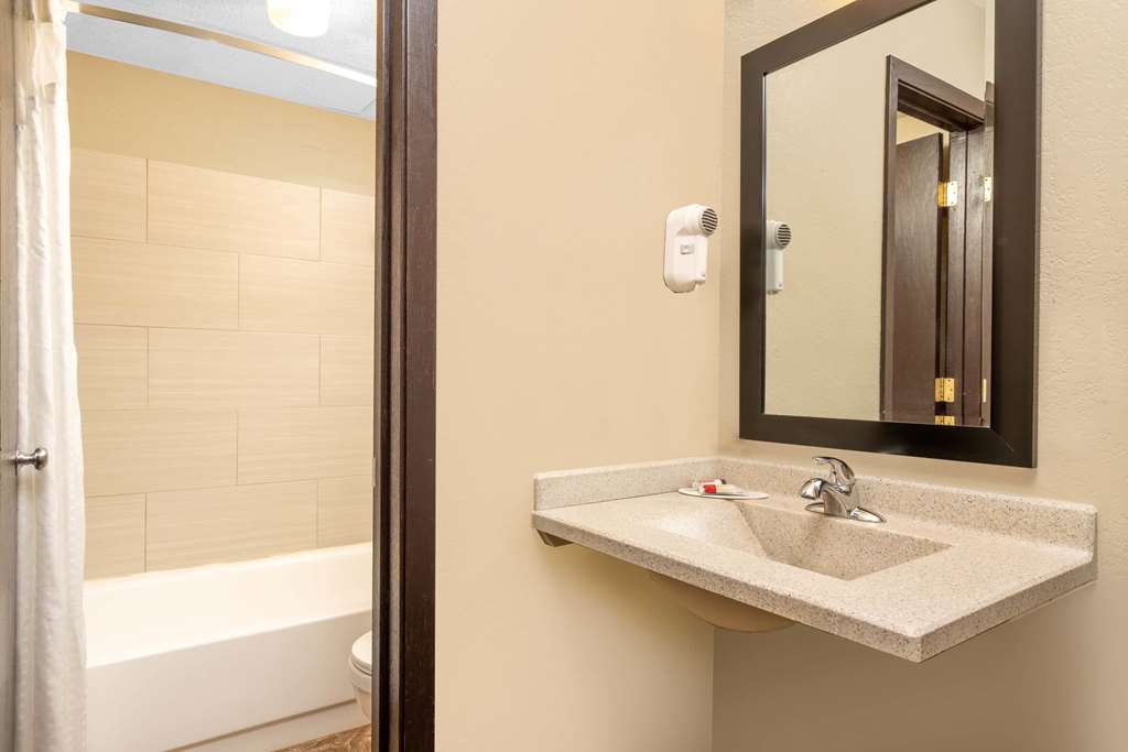 Super 8 by Wyndham Glenwood - photo 7