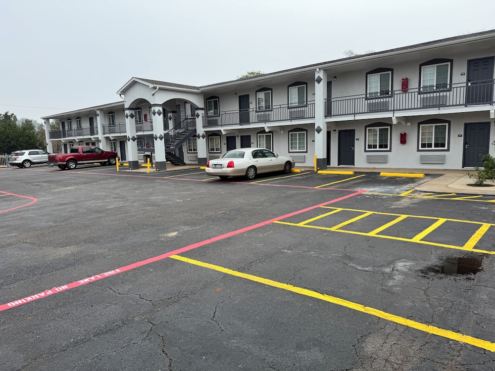 Continental Inn & Suites Nacogdoches TX SFA University Downtown - photo 65