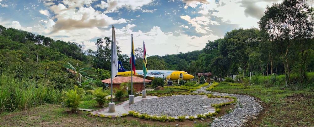 Aero Hotel — hotel in Curiti