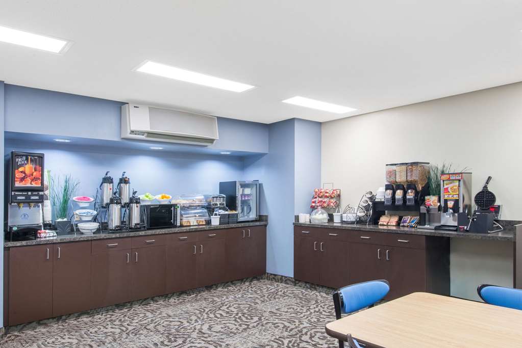 Microtel Inn & Suites by Wyndham Seneca Falls - photo 16