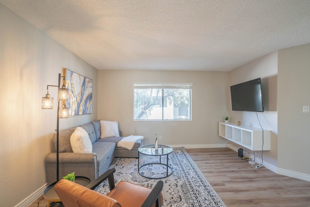 Rove Living Kb Merino — 4-Star Luxury Hotel in Scottsdale, United States