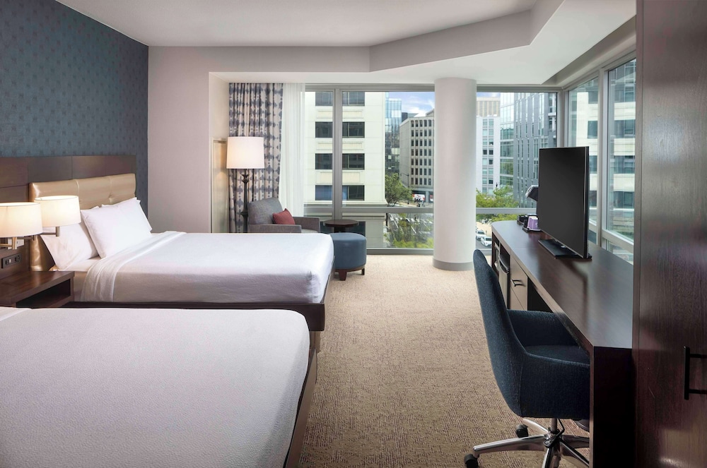 Hilton Garden Inn Washington DC Georgetown Area - photo 12