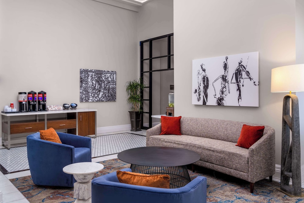 Hampton Inn & Suites New Orleans Canal St. French Quarter - photo 3