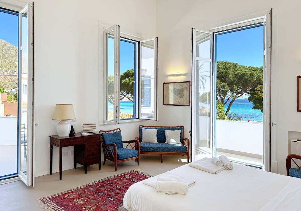 Solemar Sicilia Villa Regina Elena — 4-Star Luxury Hotel in Palermo, Italy