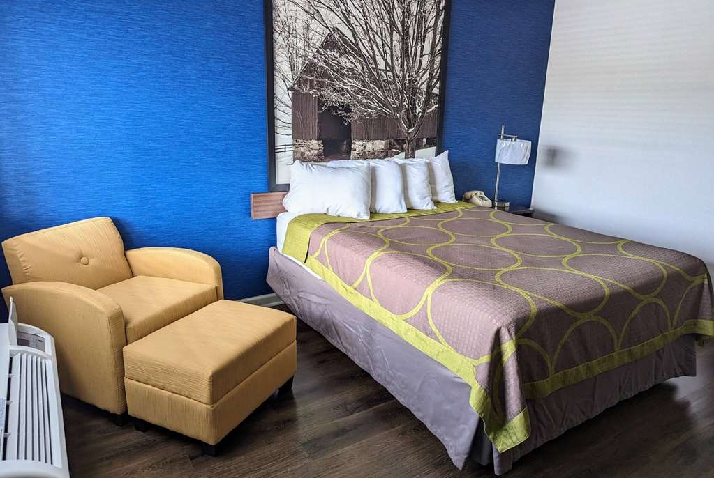 Super 8 by Wyndham Wytheville - photo 17