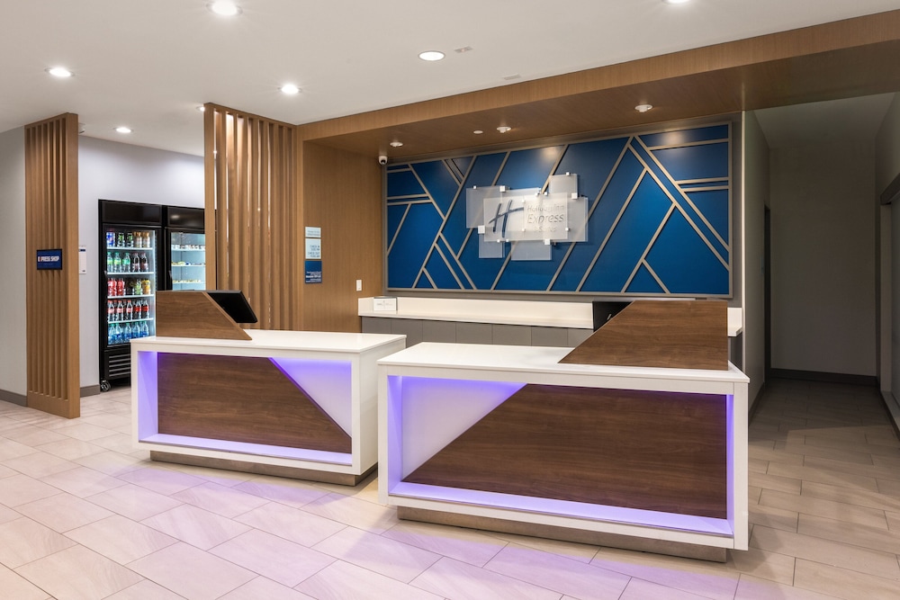 Holiday Inn Express & Suites Hawaiian Gardens by IHG - photo 2