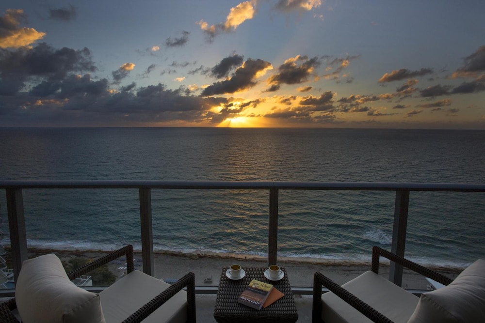 Lyfe Resort & Residences - photo 20