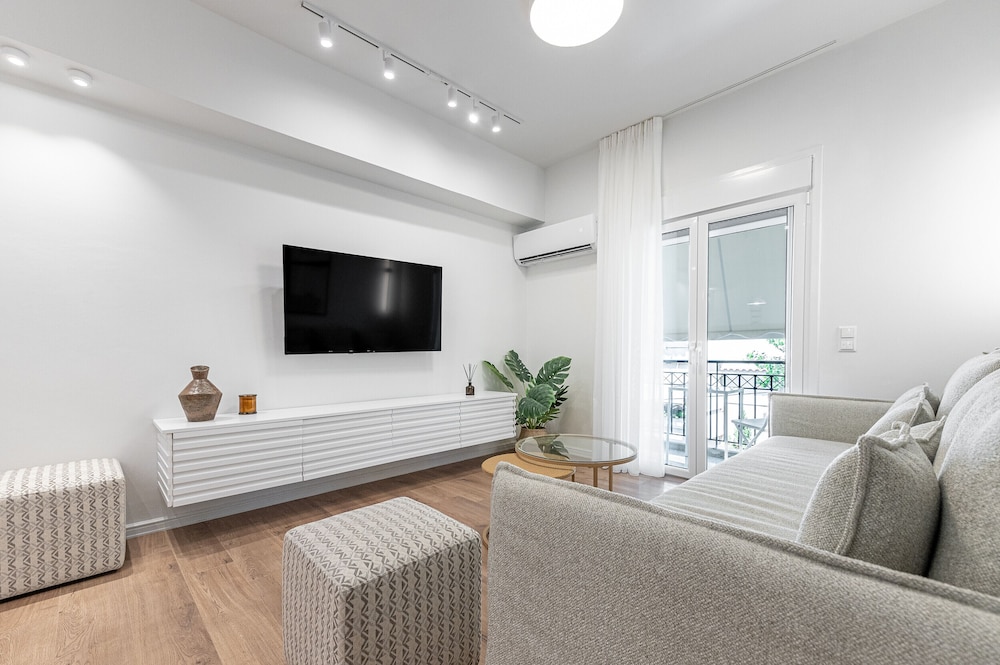 Phaedrus Living: Prosperity Residences Paradise — 4-Star Luxury Hotel in Athens, Greece