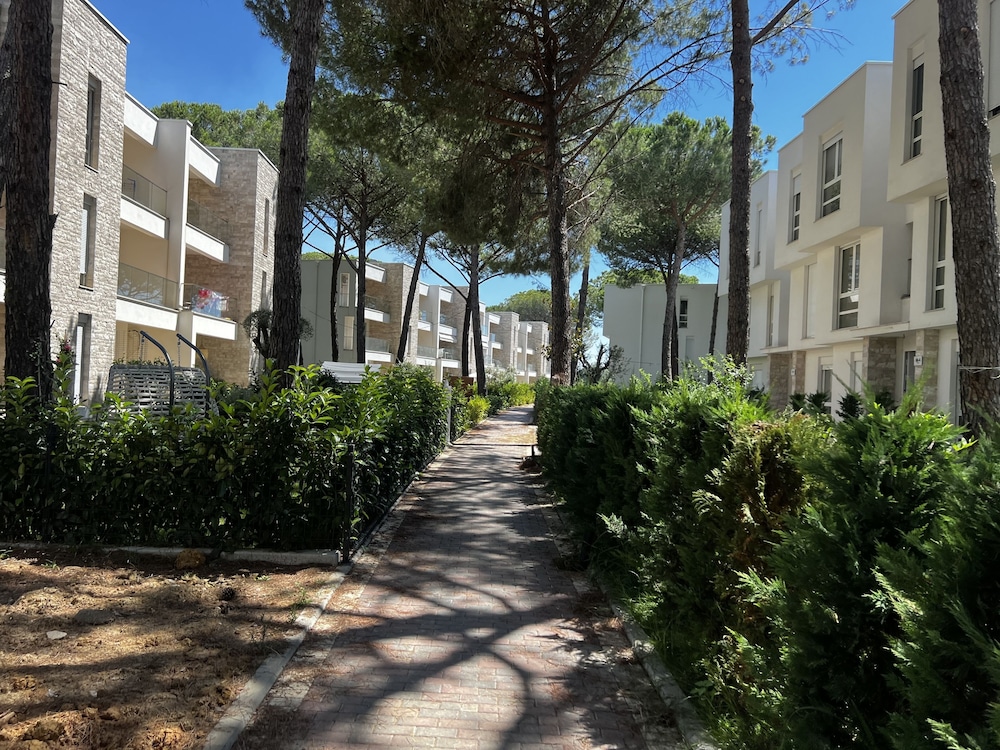 Francis Apartment San Pietro Hotel Residences — Ishem