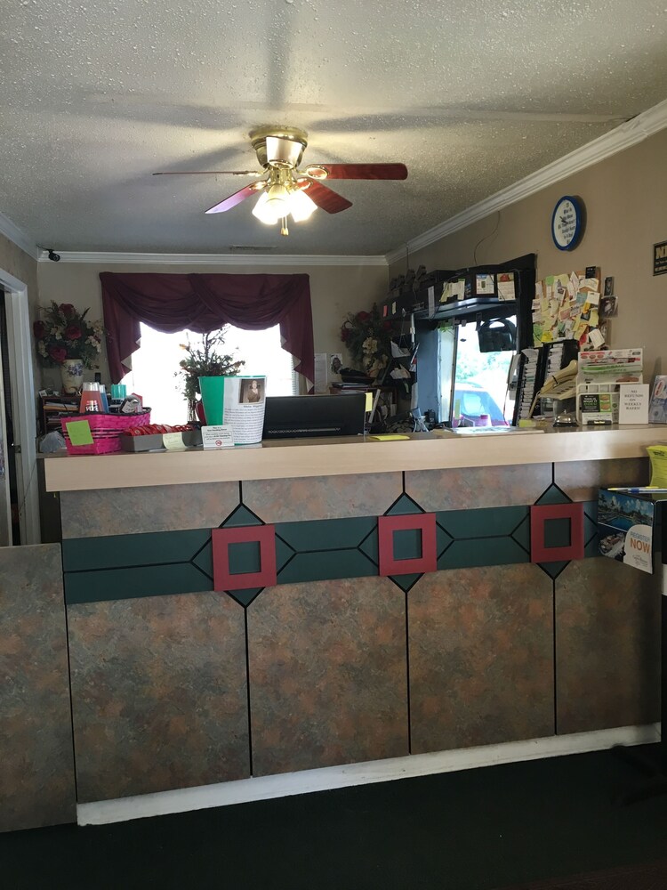 McCaig Motel - photo 2