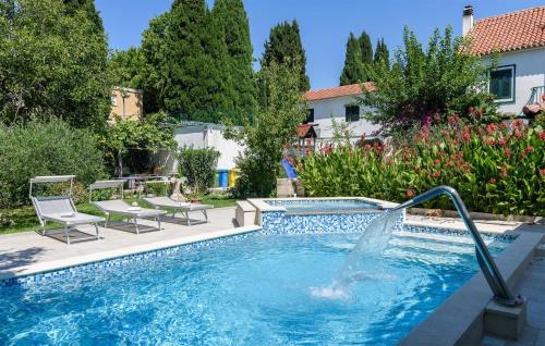 Cozy Home In Kastel Luksic With Kitchen — 4-Star Luxury Hotel in Kastel Luksic, Croatia