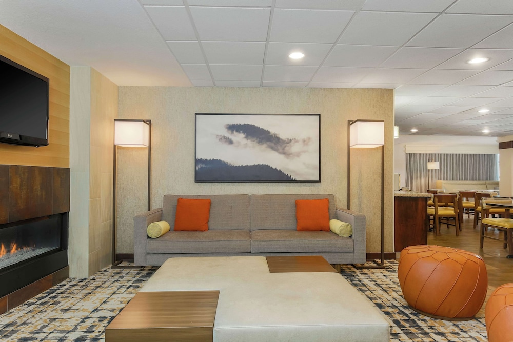 Hampton Inn & Suites Denver Tech Center - photo 6
