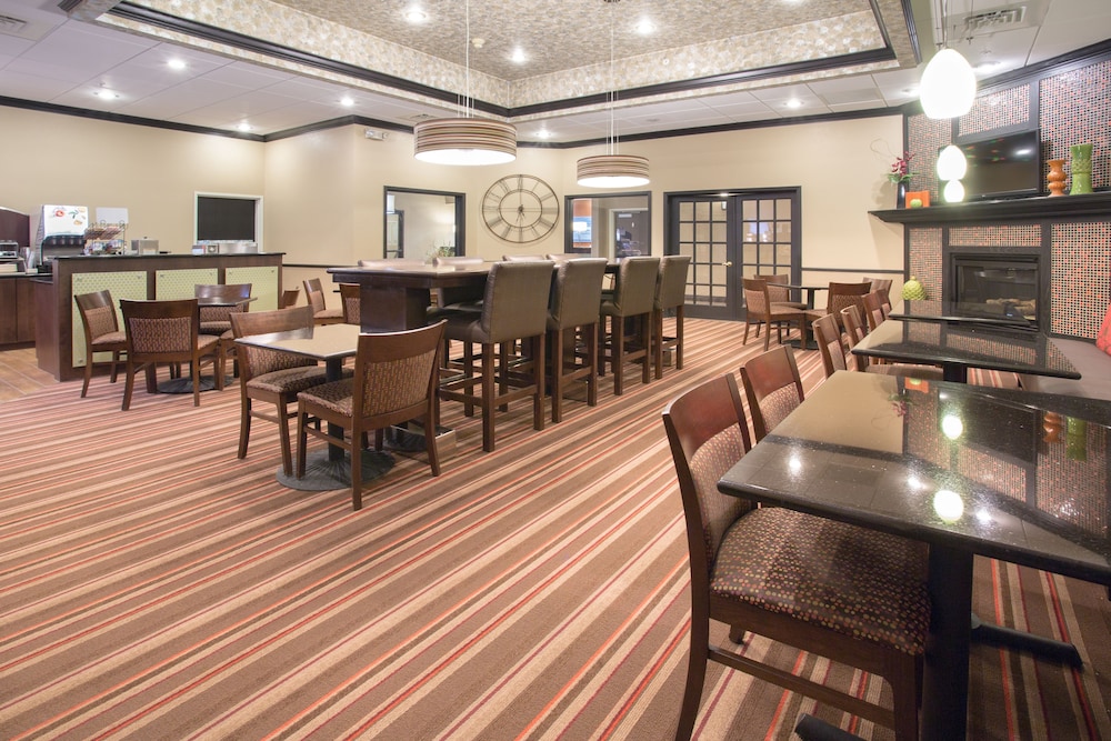 Holiday Inn Express & Suites Lexington by IHG - photo 31