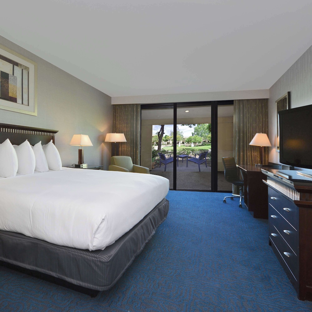 Doubletree by Hilton Newark Fremont - photo 14