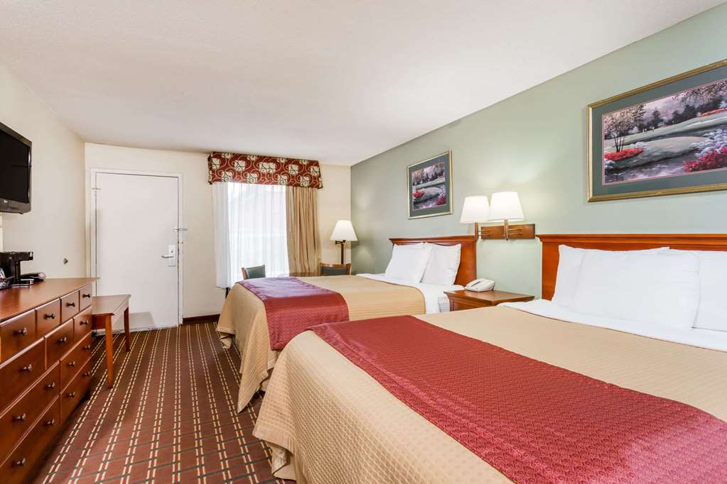 Days Inn by Wyndham Orangeburg - photo 5