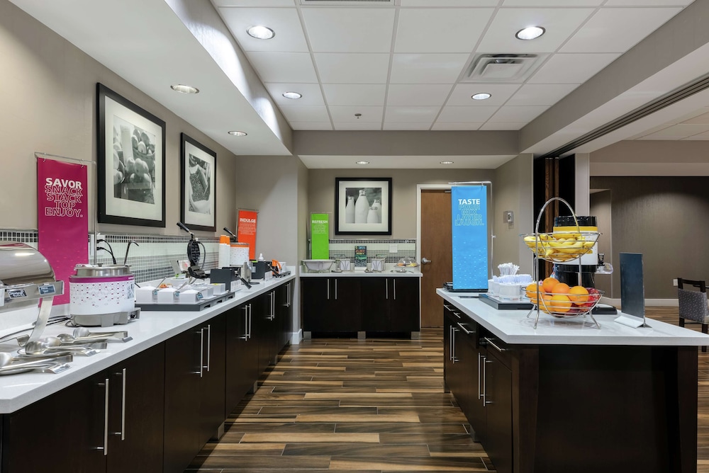 Hampton Inn Emerson LakePoint - photo 22