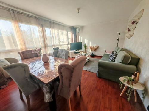 T3 Cosy Petit Balcon 5mins France Miniature — Elancourt