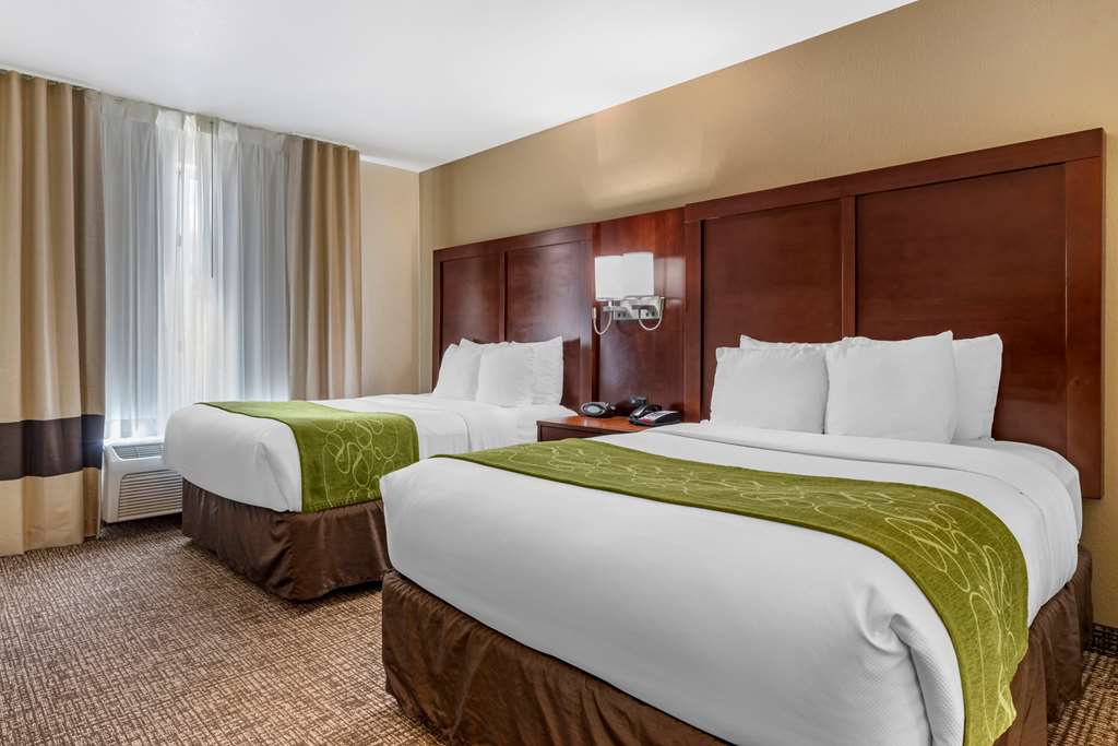 Comfort Suites Fernley - photo 11
