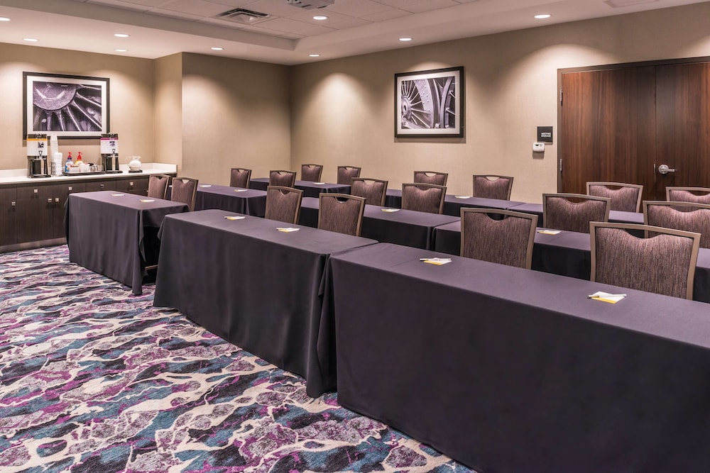 Hampton Inn & Suites Wixom - photo 52