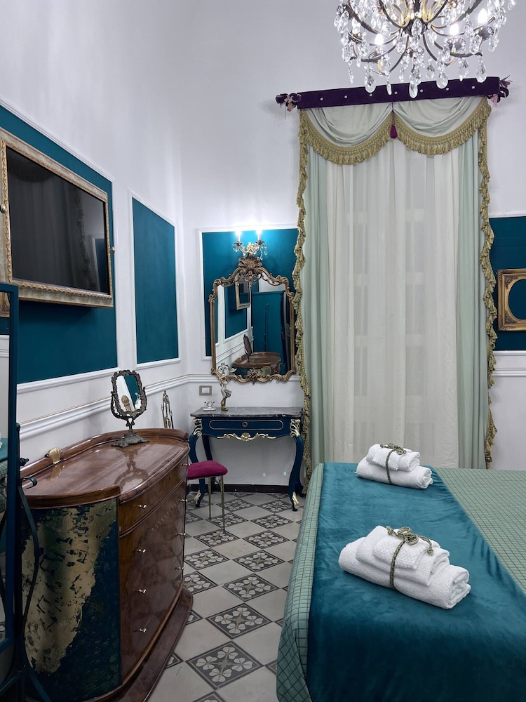 Property Palazzo Caldarulo — 4-Star Luxury Hotel in Polignano A Mare, Italy