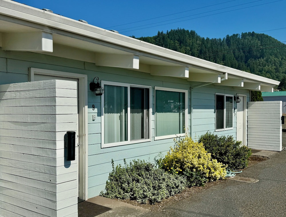 Harborview Inn & RV Park - photo 17