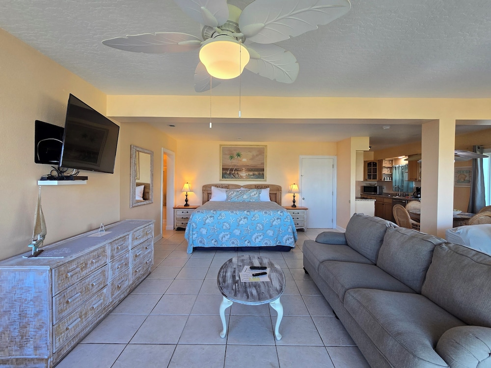 Sea Scape Oceanfront Motel - photo 27