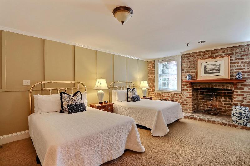 The Presidents Quarters Inn - photo 92