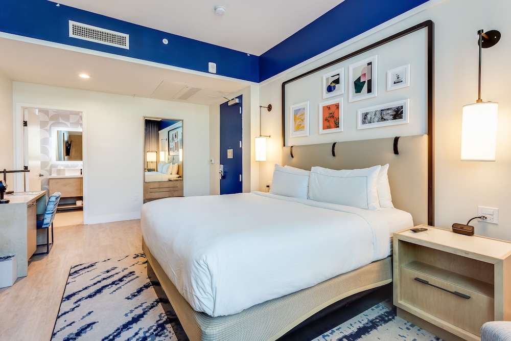 SERENA Hotel Aventura Miami Tapestry Collection by Hilton - photo 13