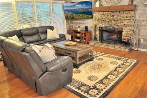 Hibernation Station Community Amenities Wooded Views in Jasper, United States
